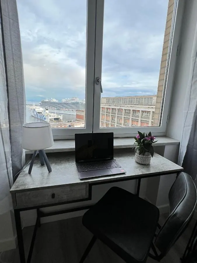 A Due Passi Dal Centro Di Napoli Apartment 0*, Naples