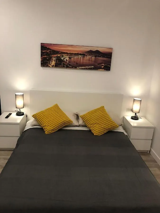 A Due Passi Dal Centro Di Napoli Apartment Naples